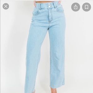 Kittenish retro girl high waisted jeans